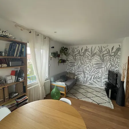 Appartement Bailly Apartment *